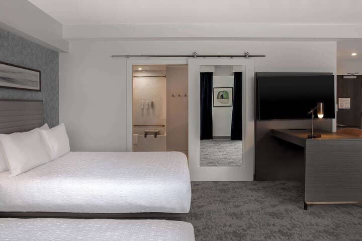 Room 19 of 46