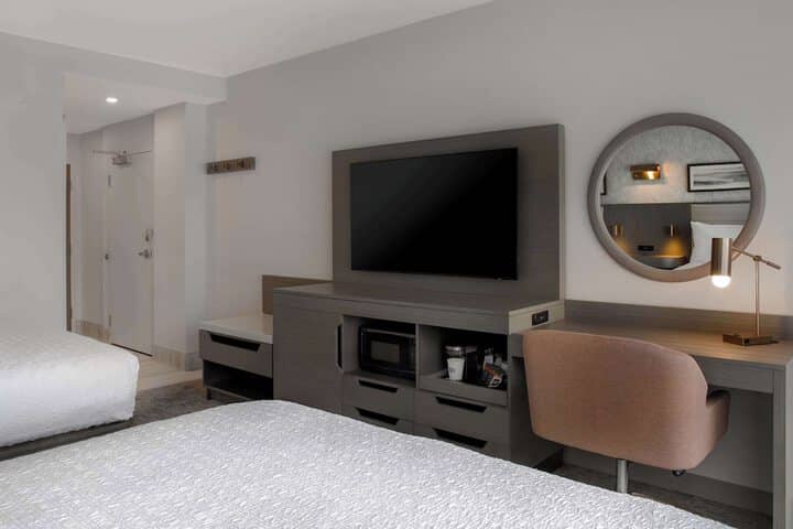 Room 15 of 46